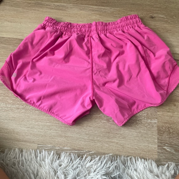 Lululemon hotty hots sonic pink size 6 length 4 inch - Picture 2 of 2